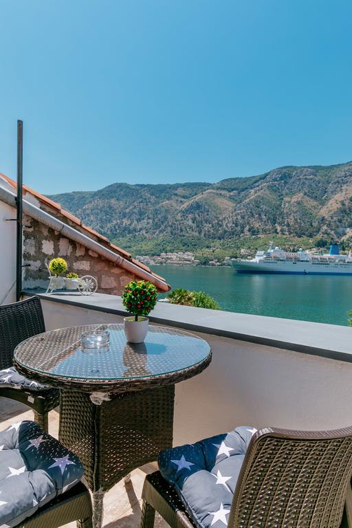 Apartman Mondo Appartamento Cattaro Esterno foto